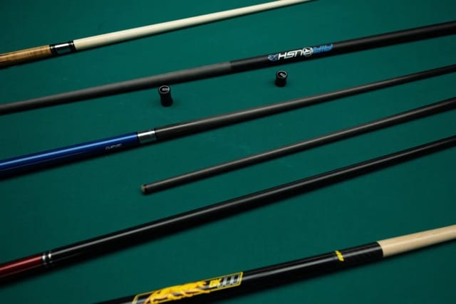 carom-cues
